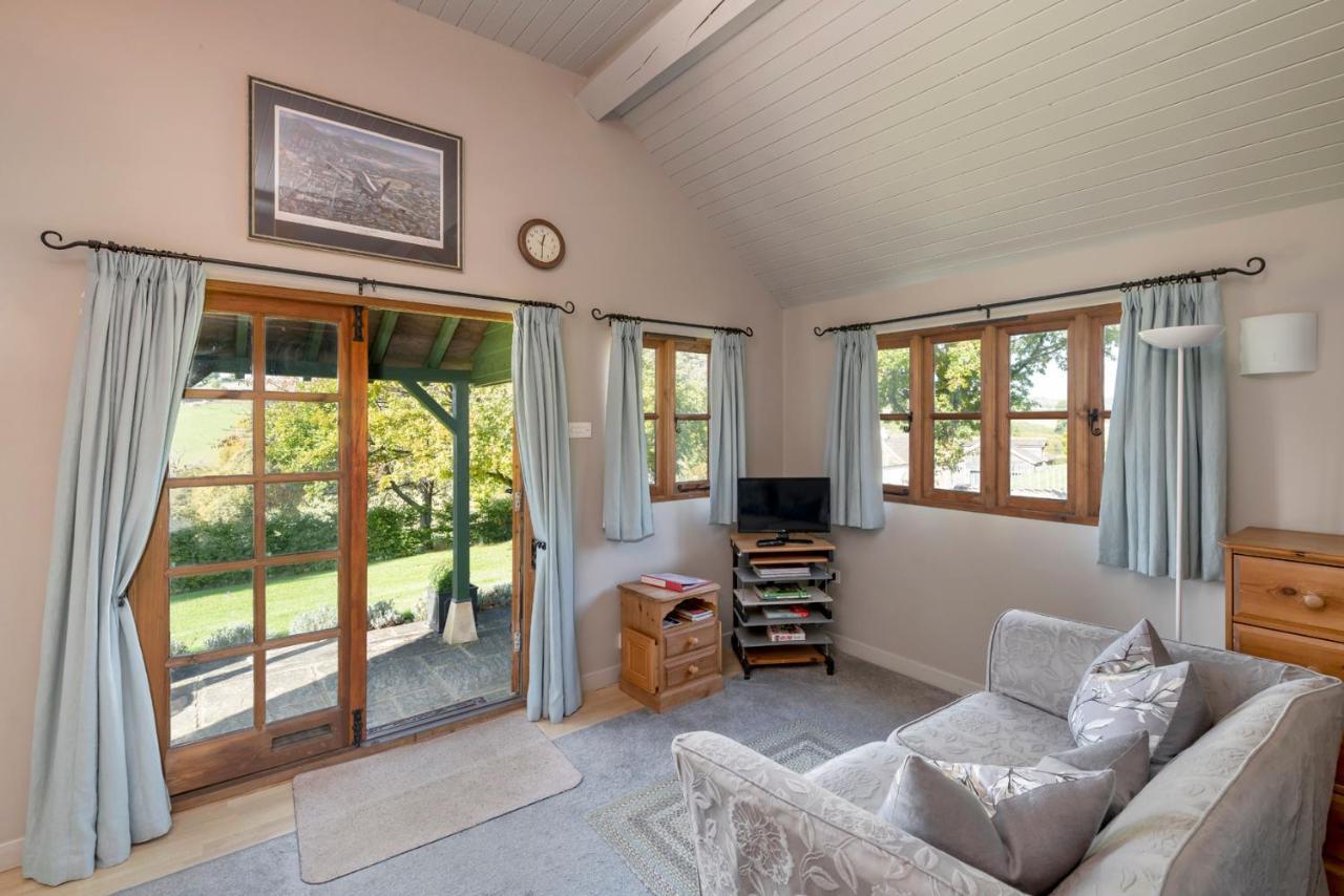 Beautiful Cottage With Stunning Views In Box Box  Eksteriør billede