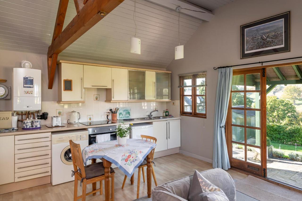 Beautiful Cottage With Stunning Views In Box Box  Eksteriør billede